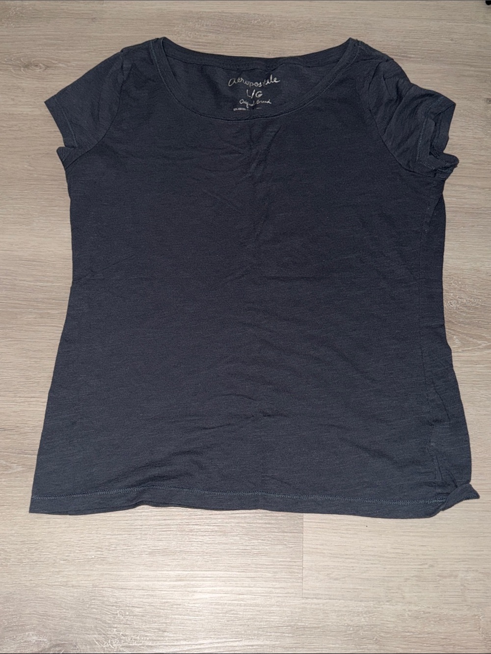 Aeropostale Women's gray Short Sleeve Scoop Neck Tee